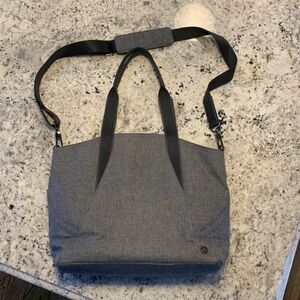 Lululemon All Day tote